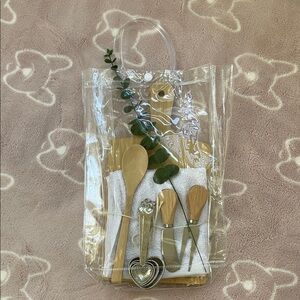 Wood Kitchen Utensil Set with Heart Measuring Spoons